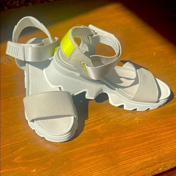 Sorel Kinetic Sandal - Picture 2 of 6